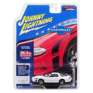 2002 Chevrolet Camaro ZL1 427 Arctic White with Black Stripes “Muscle Cars USA” Limited Edition to 2016 pieces Worldwide 1/64 Diecast Model Car by Johnny Lightning