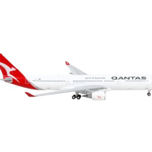 Airbus A330-300 Commercial Aircraft “Qantas Airways – Spirit of Australia” White with Red Tail 1/400 Diecast Model Airplane by GeminiJets