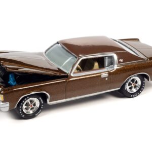 1971 Pontiac Grand Prix Bronzini Gold Metallic “Classic Gold Collection” Series Limited Edition to 8476 pieces Worldwide 1/64 Diecast Model Car by Johnny Lightning