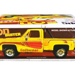 Skill 2 Model Kit 1981 Chevrolet 4×4 Stepside Pickup Truck “Sod Buster” 1/25 Scale Model by MPC