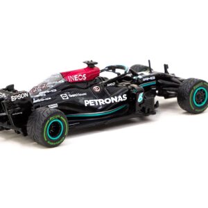 Mercedes-AMG F1 W12 E Performance #44 Lewis Hamilton Winner “Formula One F1 Russian GP” (2021) “100th Win” with Number Board “Global64” Series 1/64 Diecast Model Car by Tarmac Works